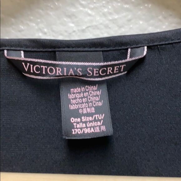 Victoria's Secret Flutter Sleeve Tie Front Kimono - Picture 2 of 3